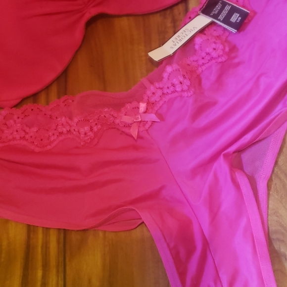 NWT NWOT 36D MED. MAJENTA BRA AND PANTIE SET - Picture 2 of 6